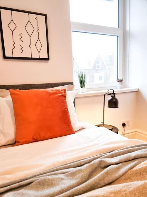 Stunning Flat Close To Beach Swansea Extérieur photo