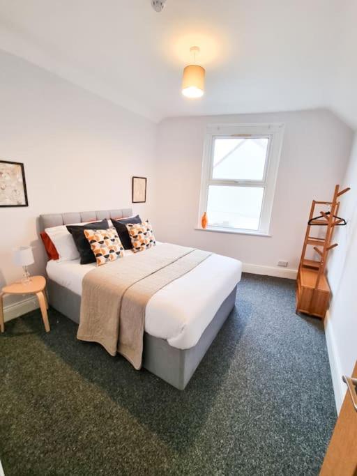 Stunning Flat Close To Beach Swansea Extérieur photo