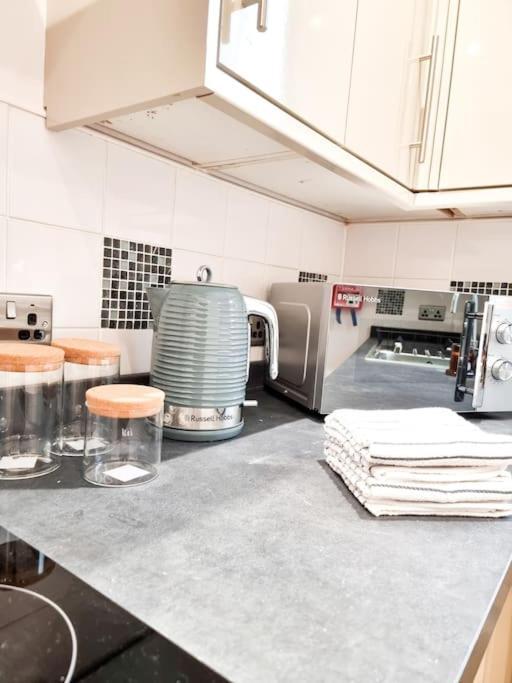 Stunning Flat Close To Beach Swansea Extérieur photo