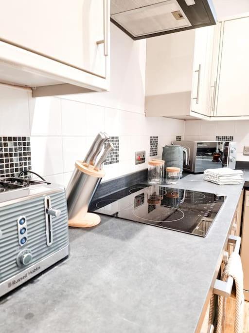 Stunning Flat Close To Beach Swansea Extérieur photo