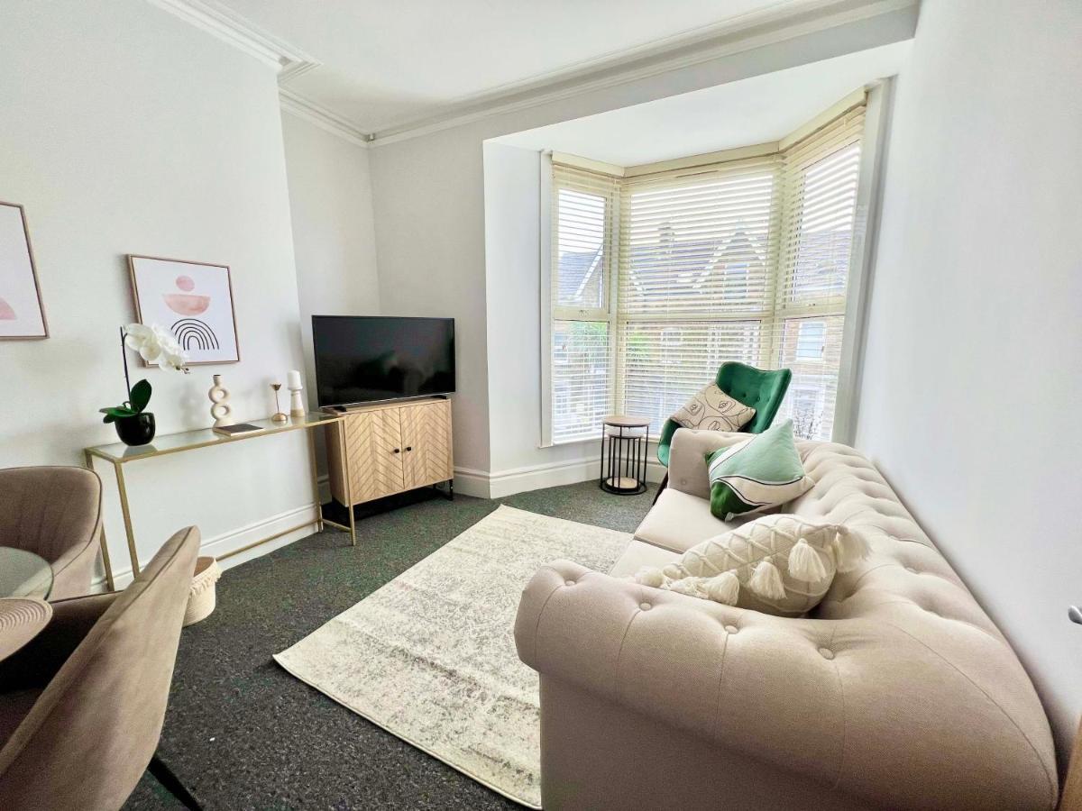 Stunning Flat Close To Beach Swansea Extérieur photo